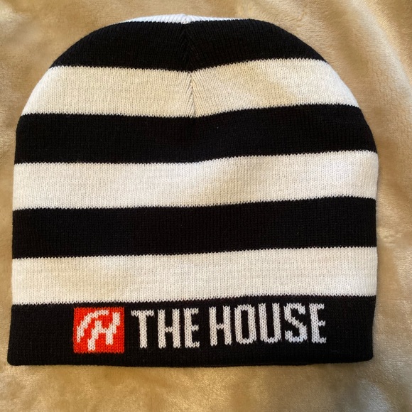 NEVER WORN THE HOUSE REVERSIBLE BEANIE - Picture 1 of 4